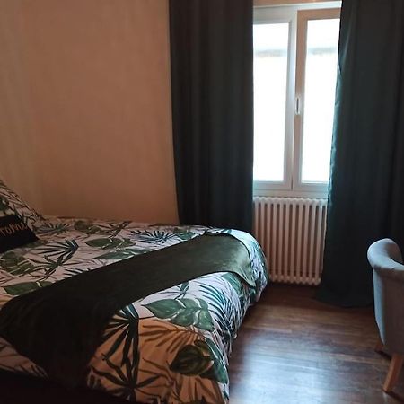 Petite Maison De Bourg Proche A84 デュシー・レ・シェリス エクステリア 写真