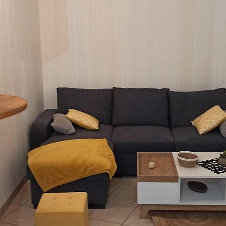 Petite Maison De Bourg Proche A84 デュシー・レ・シェリス エクステリア 写真