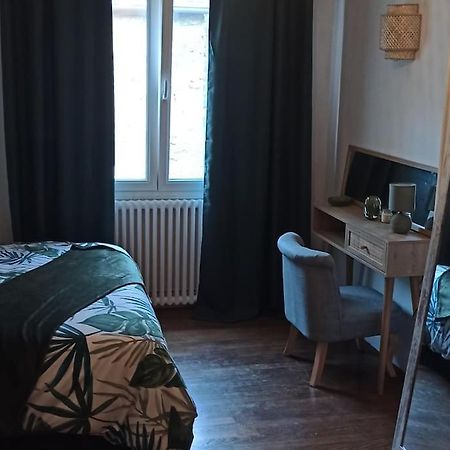 Petite Maison De Bourg Proche A84 デュシー・レ・シェリス エクステリア 写真